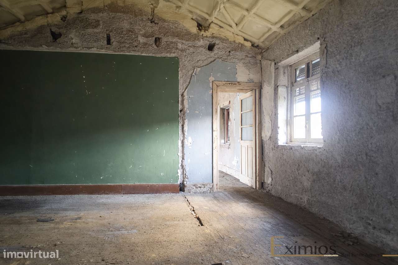 Moradia para restauro total, na Maia. - Grande imagem: 3/48
