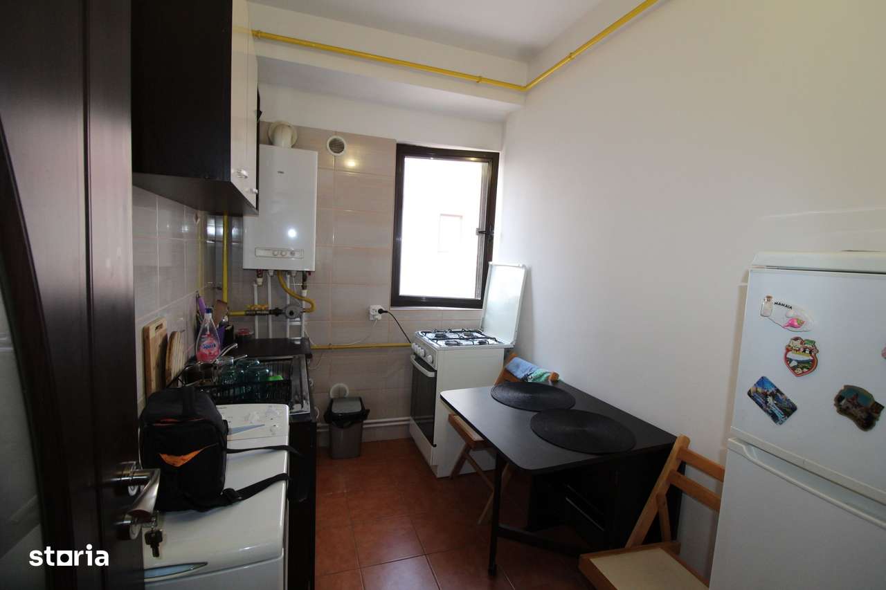 Garsonieră, strada 23 August,  bloc 2011 - Imagine principală: 5/7