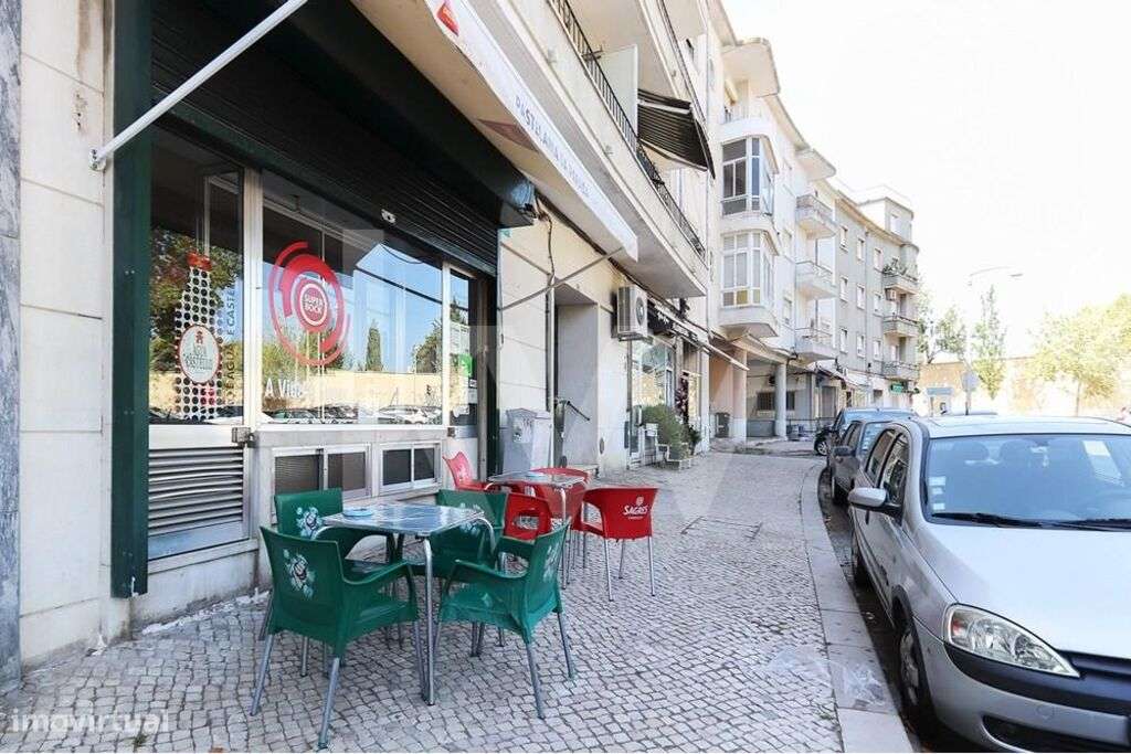 Trespasse em pleno funcionamento de pastelaria | 170m2 com terraço de - Grande imagem: 2/30