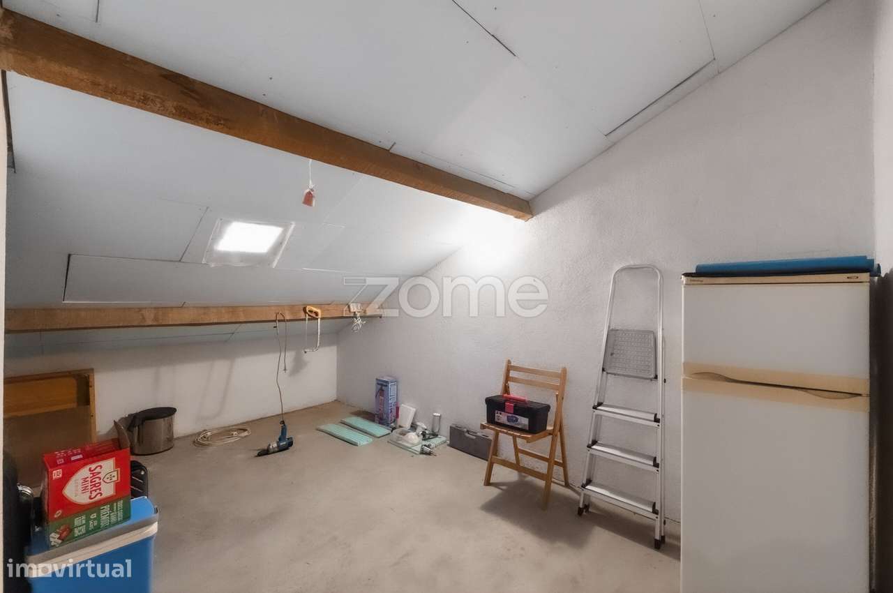 Apartamento T3 com Estacionamento e Arrecadação – Odivelas-21