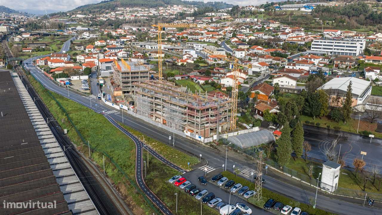 Apartamento T2 no 4.º andar, no centro da cidade de Vizela - Grande imagem: 2/23