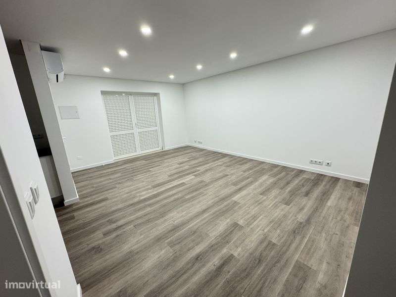 Moradia térrea T2 com piscina em Vilamoura  com 2 terraços e jardim - Grande imagem: 5/11