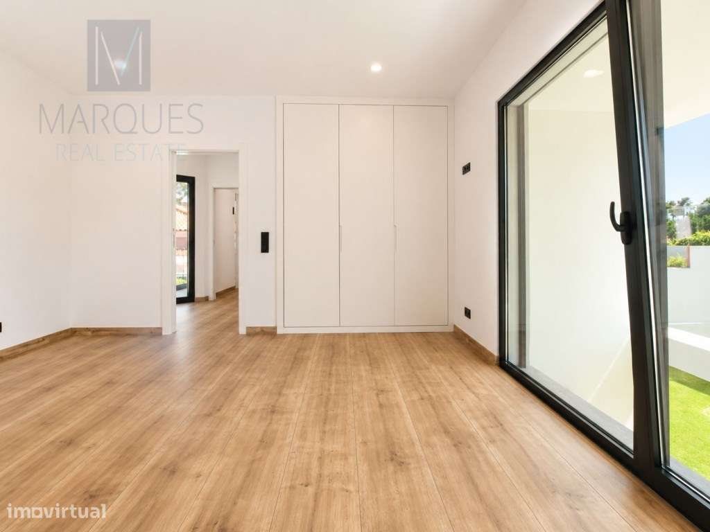 Moradia Isolada T4 com 3 Suites, Jardim e Piscina na Verdizela-27