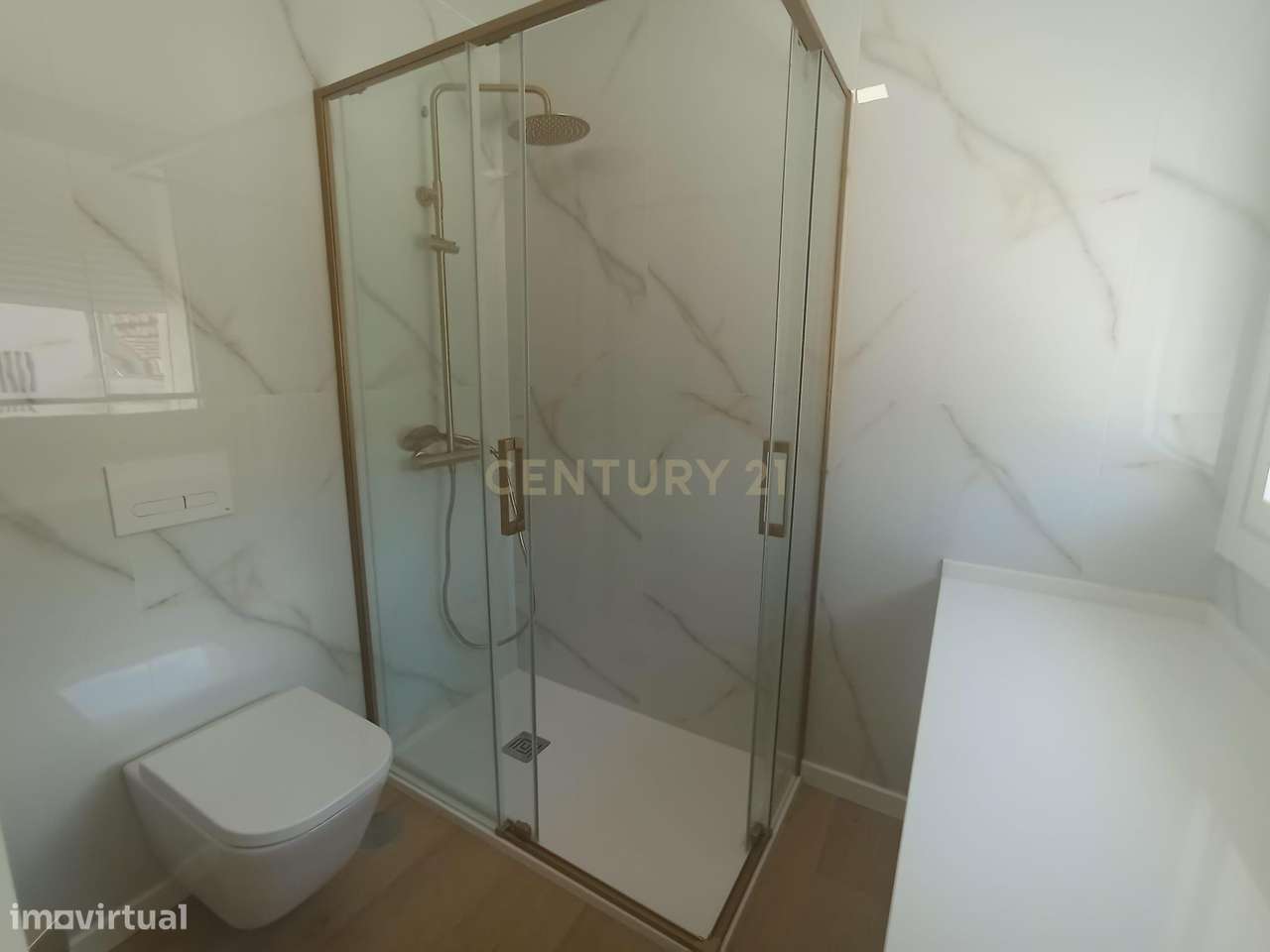 Moradia geminada no centro da Costa da Caparica-17