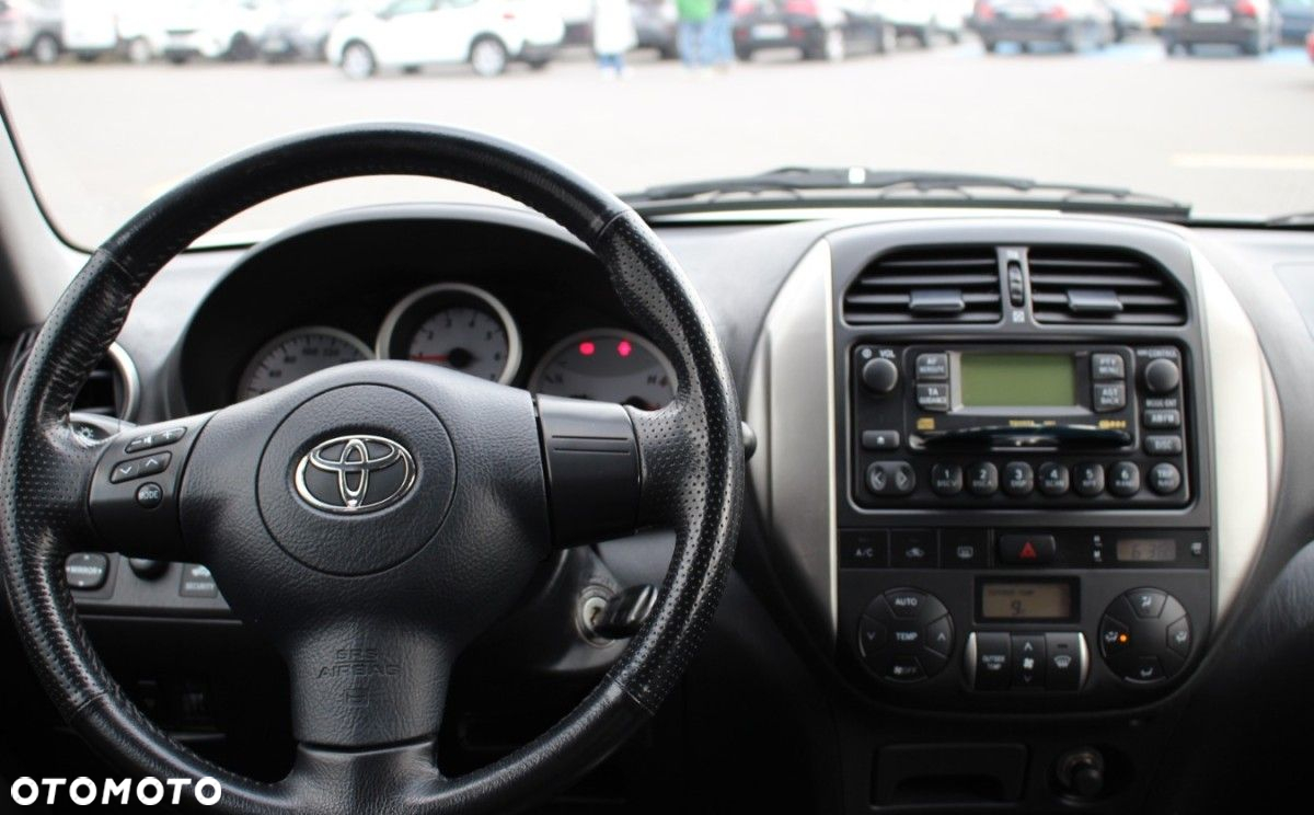 Toyota RAV4 - 13