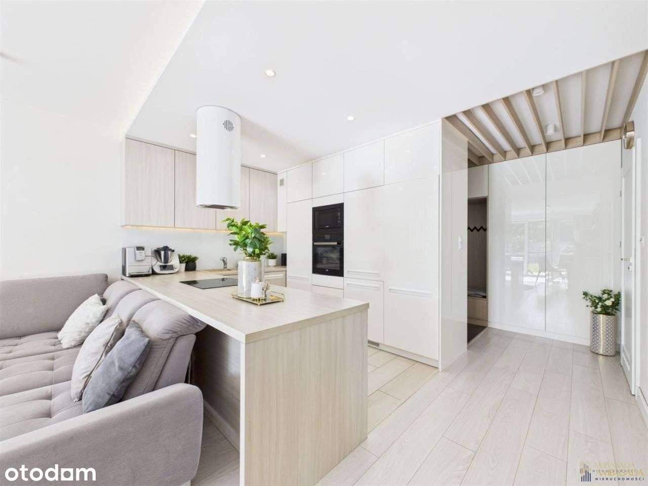 Wyjątkowy apartament z tarasem i ogrodem w Centrum-1