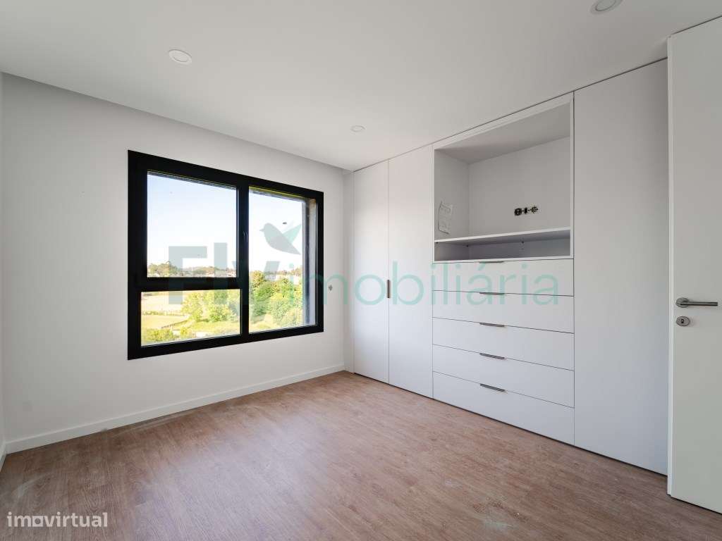 Apartamento T3 com excelente áreas em zona central de Lousada-27