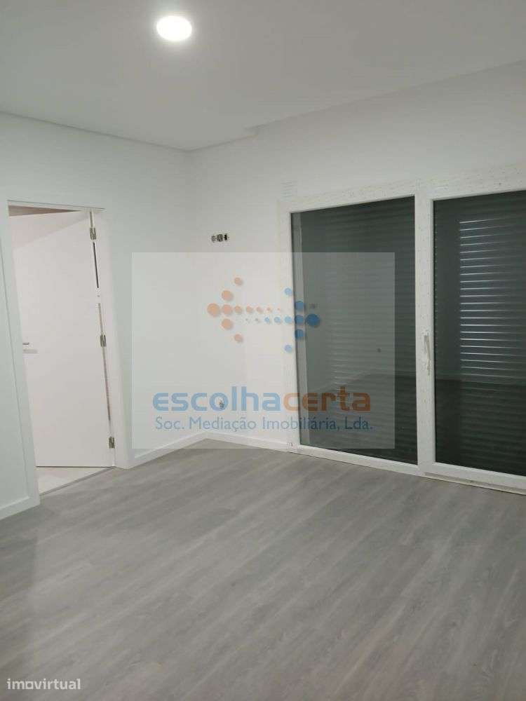 Moradia T3 em construção Fernão Ferro-5