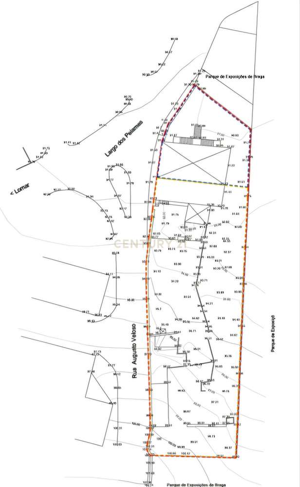 Terreno para um hotel de 70 quartos com um segundo edifício para servi-23