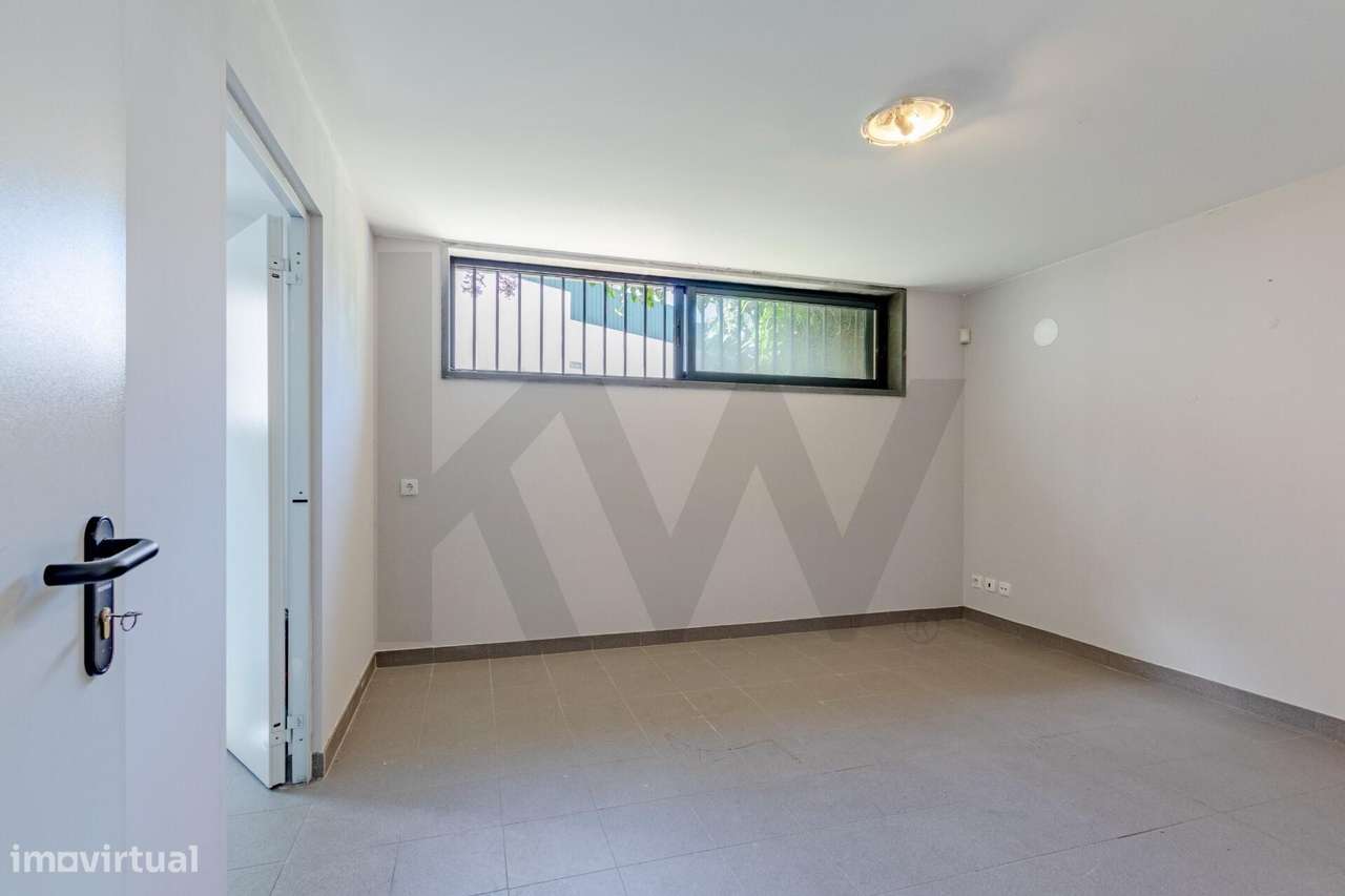 Moradia de sonho T4 com jardim, piscina e privacidade no coração de Ca-34