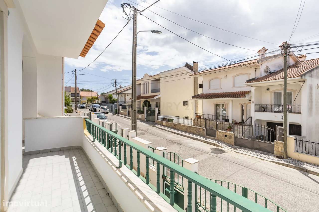 Moradia T3 c/Garagem 4 Viaturas - Foros de Amora-11