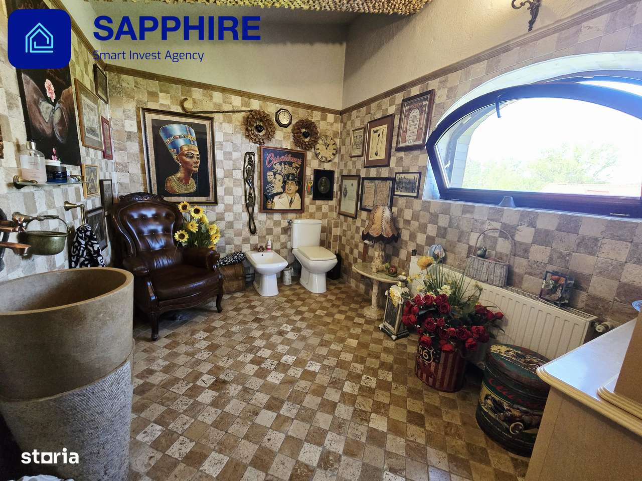 Vilă de lux Otopeni, pentru colecționari, înconjurată de brazi și artă-14