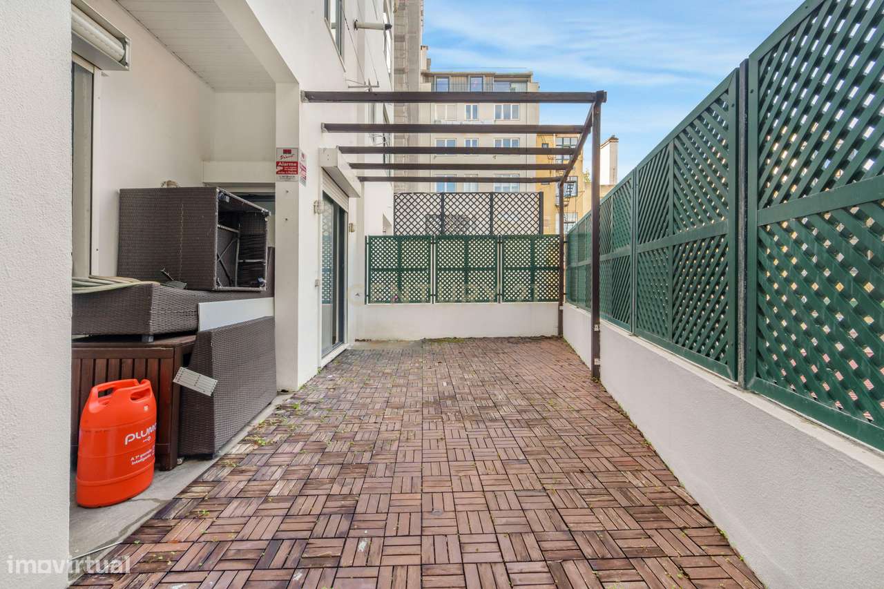 Apartamento T4 | Terraço | Av. Novas-23