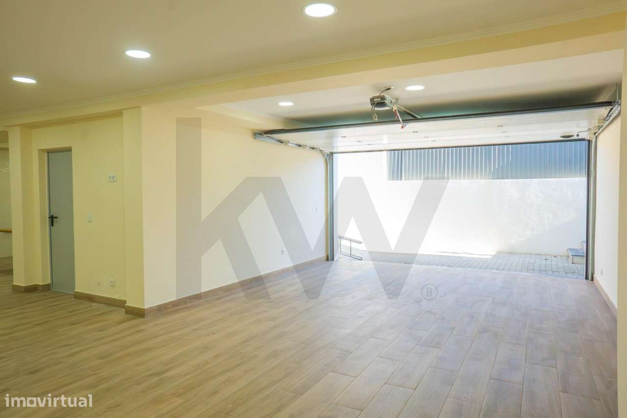 Luxo e exclusividade em Famões com vista sob Lisboa-42