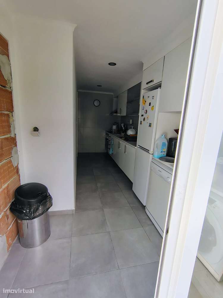 Apartamento T2 remodelado com terraço Casal Do Marco-11