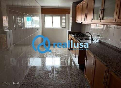 T2 c/ garagem Bonfim Porto Retoma de banco - Grande imagem: 2/14