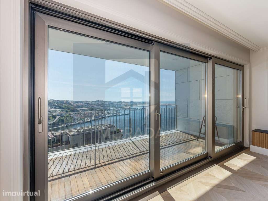 APARTAMENTO PORTO T3|| COM VISTAS RIO E MAR-9