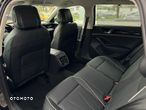 Volkswagen Passat 2.0 TDI SCR Elegance DSG - 27