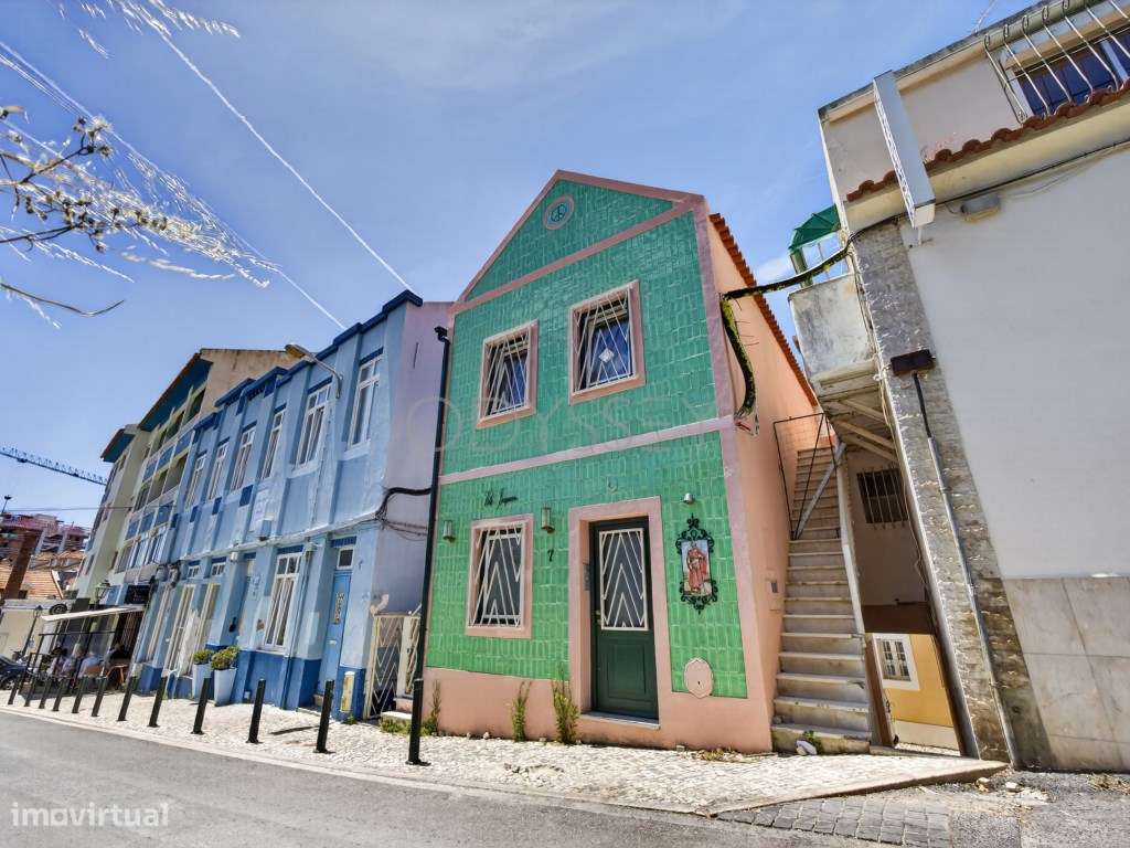 Edifício Residencial Renovado com Múltiplos Espaços Habitacionais I...-36