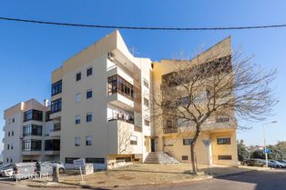 Apartamento T2 com Vista Rio em Santa Iria de Azóia