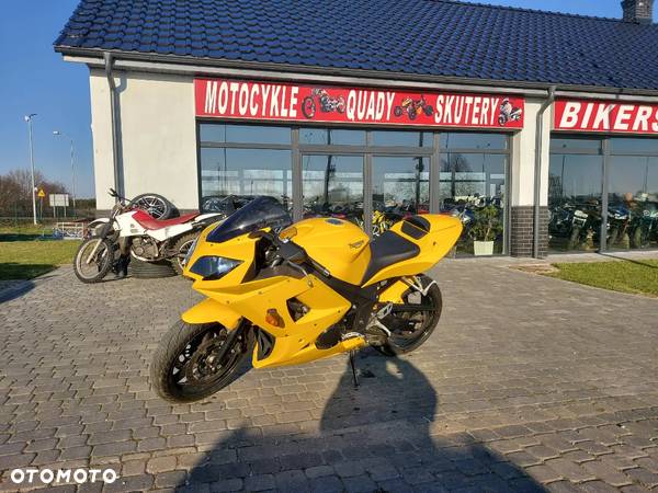 Triumph Daytona - 4