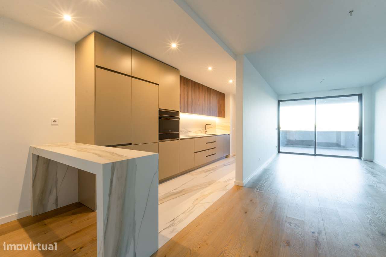 T2 Novo | 86 m² ABP | Varanda de 44 m² | Piscina Privativa Aquecida-1