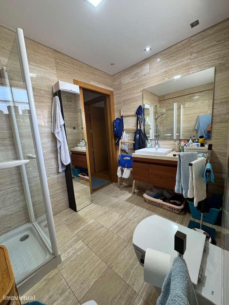 Apartamento duplex T4 com 3  garagens-24