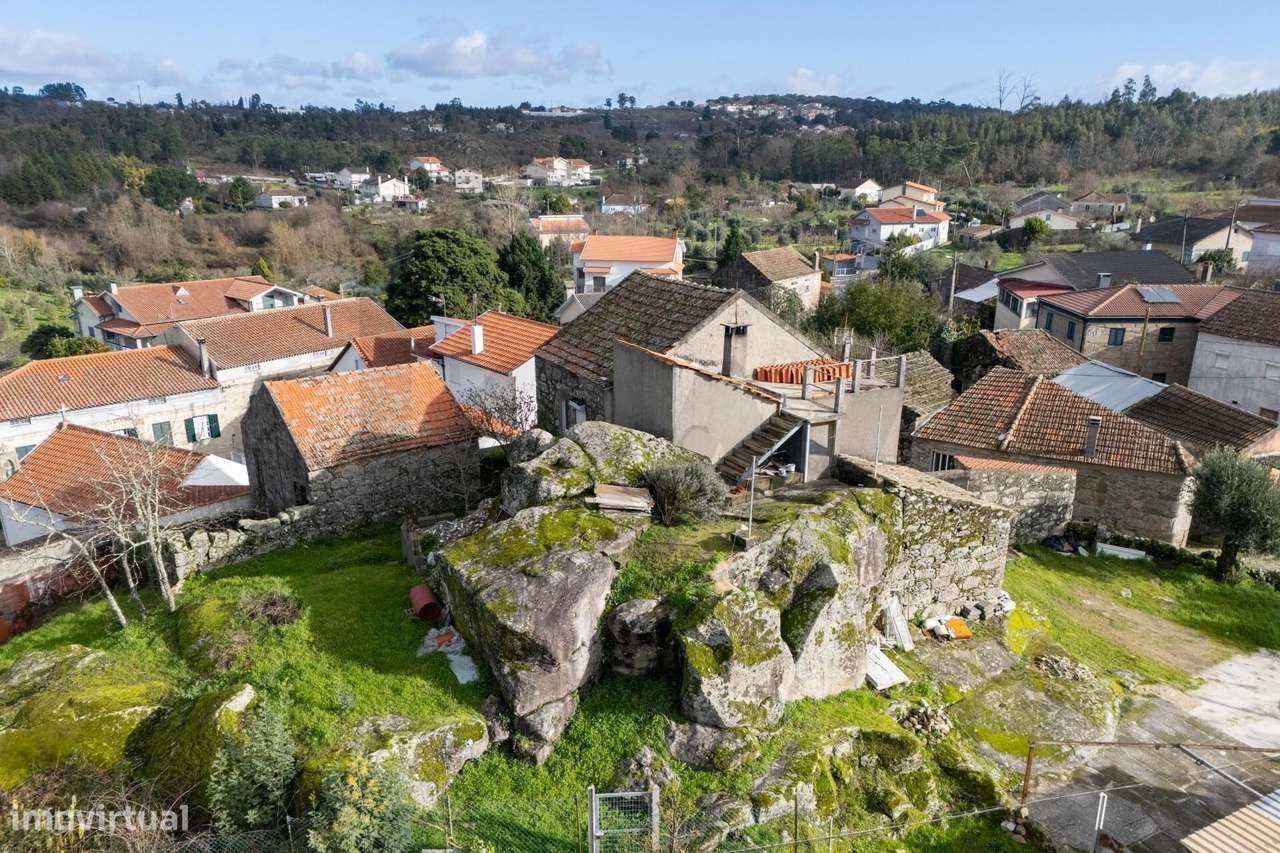 Moradia T3 a 20 minutos de Viseu  | Varanda e Terraço | Apta para Fina - Grande imagem: 2/37