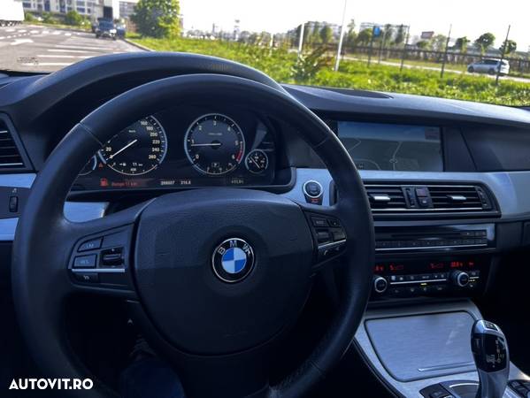 BMW Seria 5 520d - 30