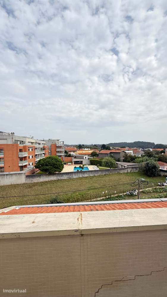 T1+1, com amplo terraço a sul e vista mar!-13