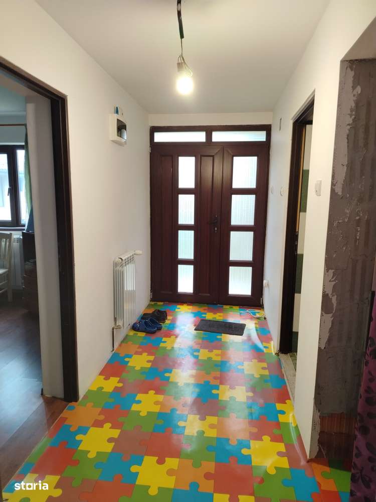 Casa D+P+M, D, 150 mp, teren 700 mp, Bratuleni, în spate la Metro-1