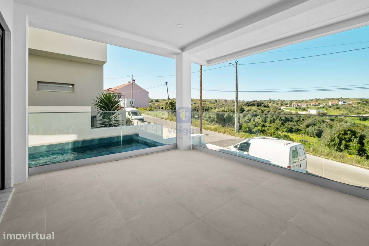 Moradia T5 Contemporânea com Piscina Aquecida – Santa Iria da Azóia-33