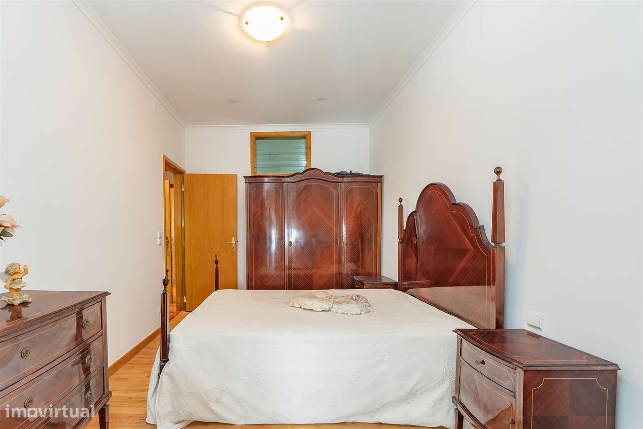 Apartamento T3 em Arroios – Charme clássico no coração de Lisboa-18