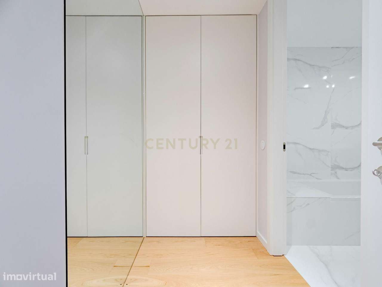 Apartamento T3 de Luxo em Condomínio Privado com Piscina, Padel e Giná-17