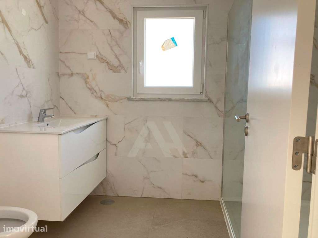 Moradia T3 com piscina junto ao centro das Caldas da Rainha-34