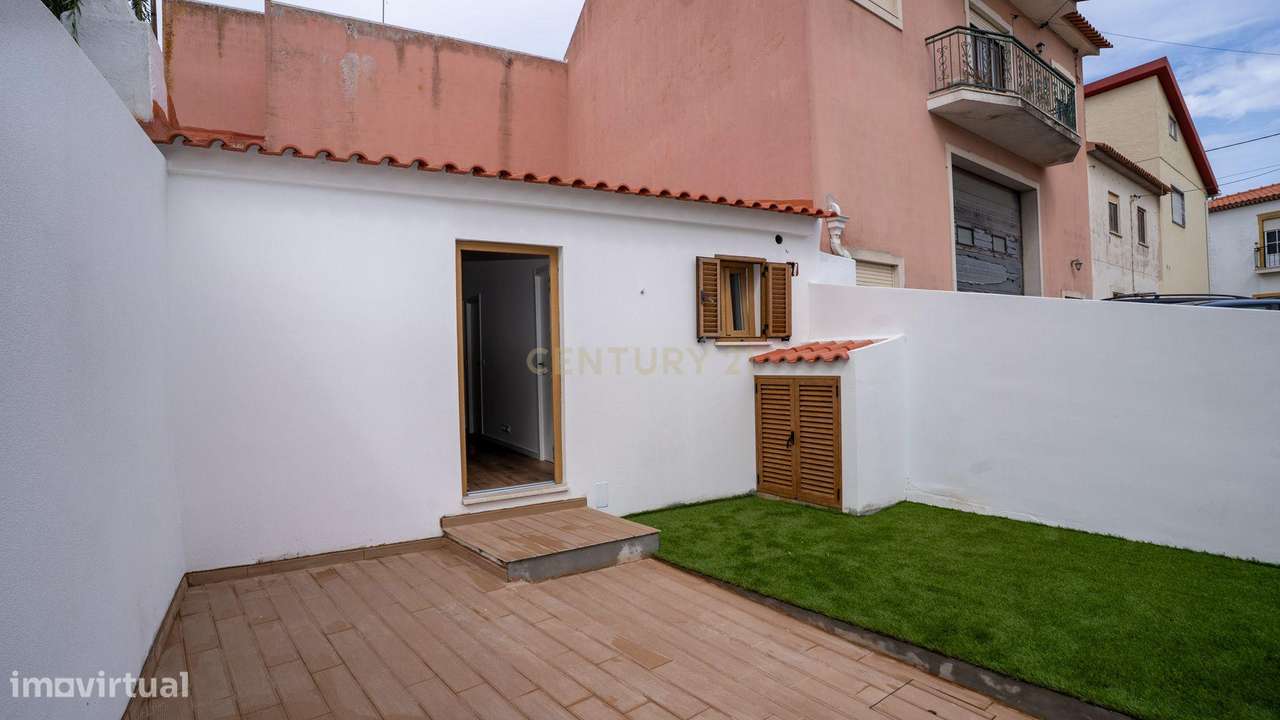 Moradia totalmente remodelada em Santa Cruz- Póvoa de Penafirme – A 5-20