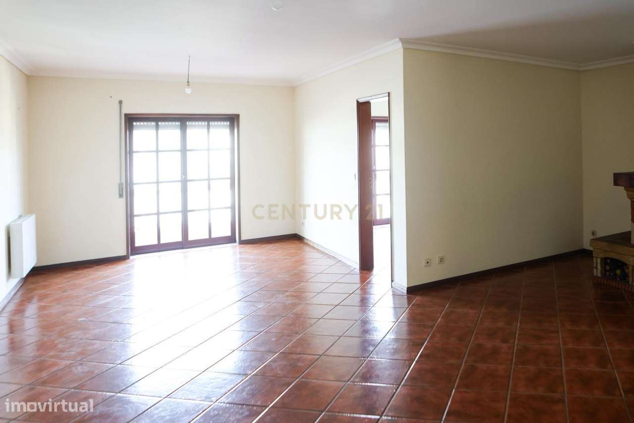 Apartamento T3 em Mira com garagem fechada-0