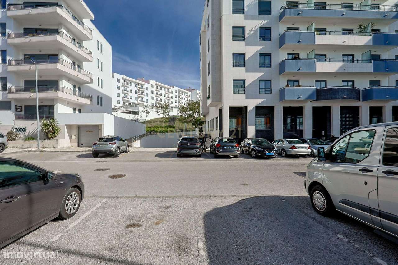 Apartamento T2 com Garagem, no Parque Luso em Corroios.-39