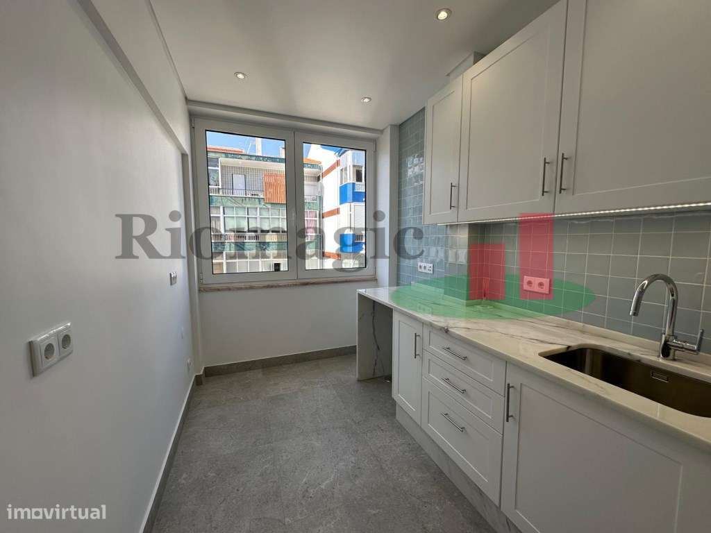 Apartamento T2 com Varanda Totalmente Reabilitado em Linda a Velha - Grande imagem: 5/23