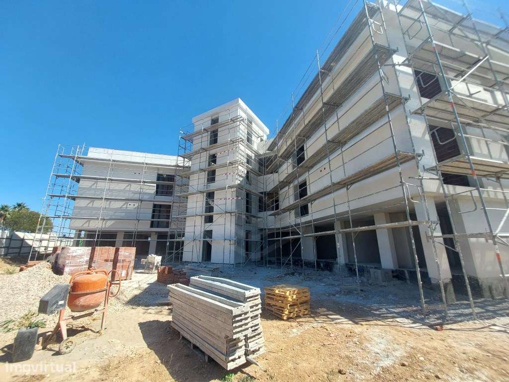 Apartamento T3, nova construção, em Meia Praia, Lagos, Algarve - Grande imagem: 3/85