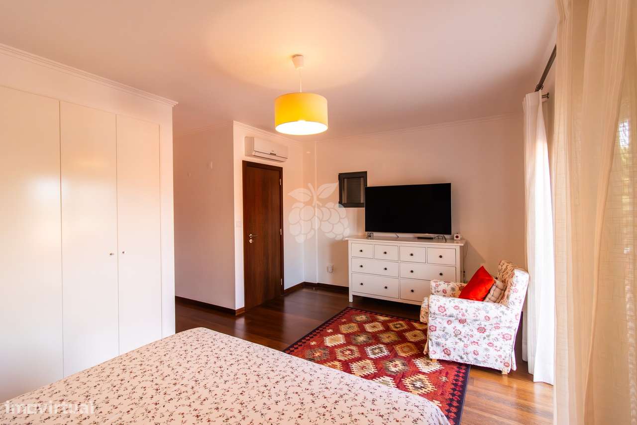 Apartamento T4 Duplex Costa da Guia-41