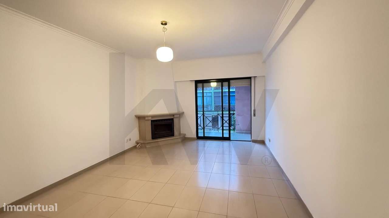 Apartamento T2 com garagem para venda em Alcabideche - Grande imagem: 2/18