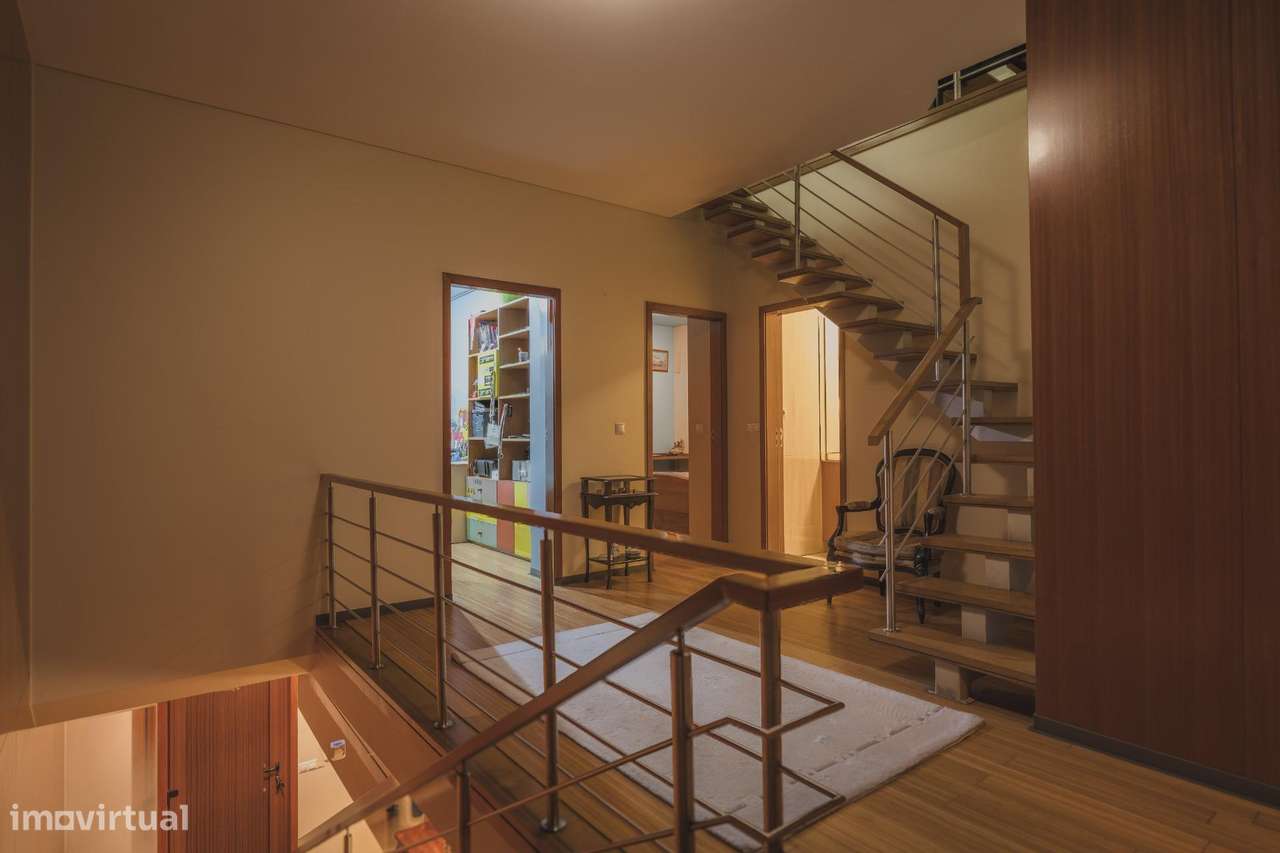 Moradia T4 com jardim e garagem dupla a 6 min do centro de Braga-11