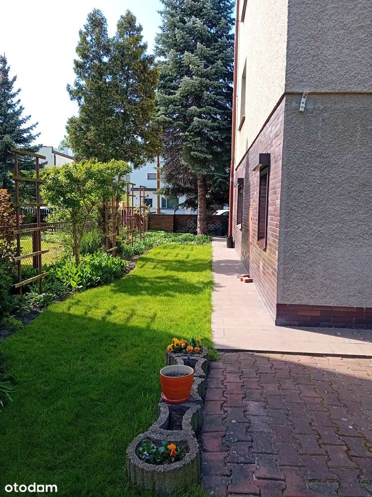 Dom, 6 pok. – Dom wolnostojący z garażem w Wrocławiu