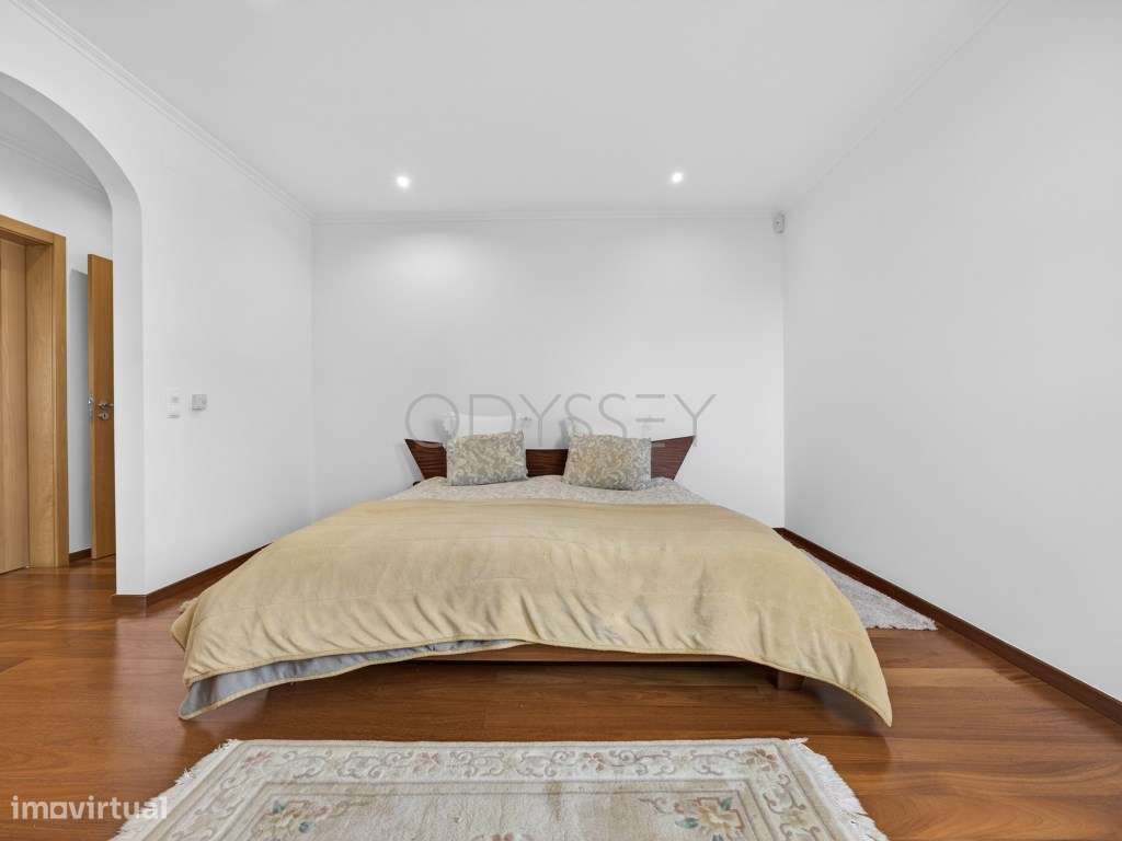 Villa T3 com piscina e vistas panorâmicas aninhada na aldeia histór...-26