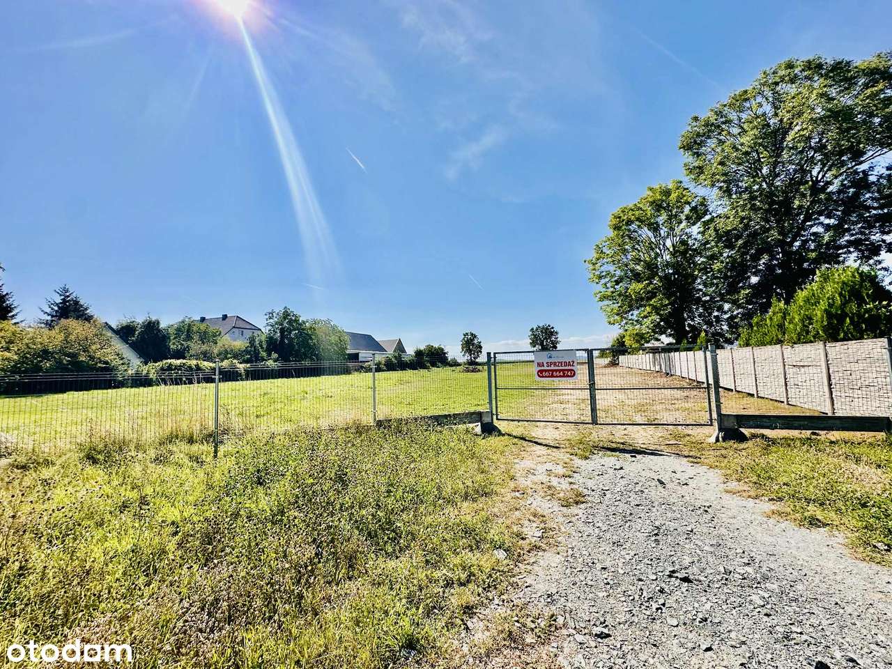 Wyjątkowa działka budowlana u stóp Ślęży  z mediami i dostępem do PKP! - Pełny obrazek: 4/9