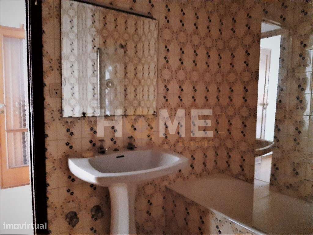 Apartamento T3+1, com varanda à Av. Fernão de Magalhães- Bonfim- Porto-16