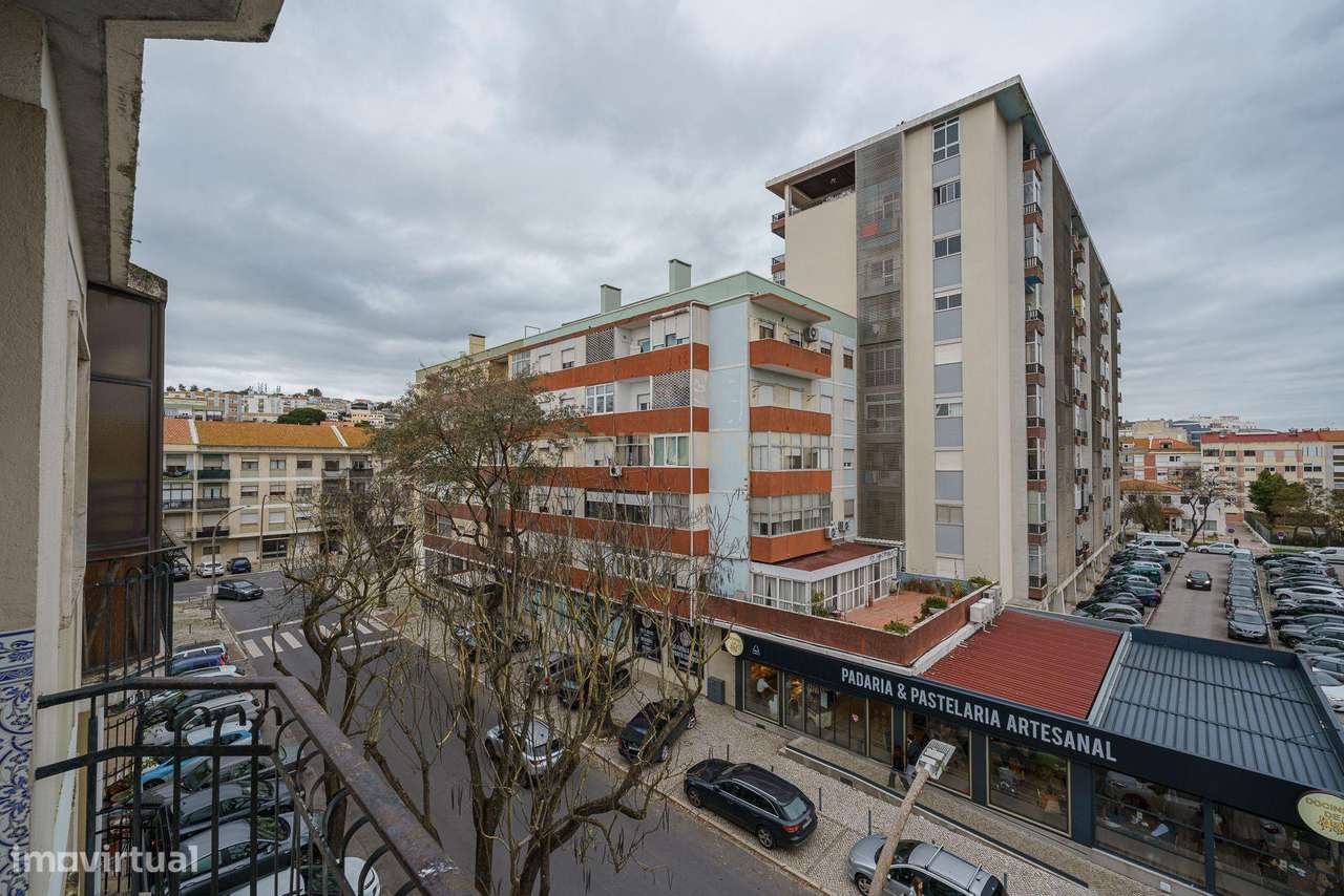 Apartamento T4 Transformado em T3 situado no bairro do Montalvão -Setú-7