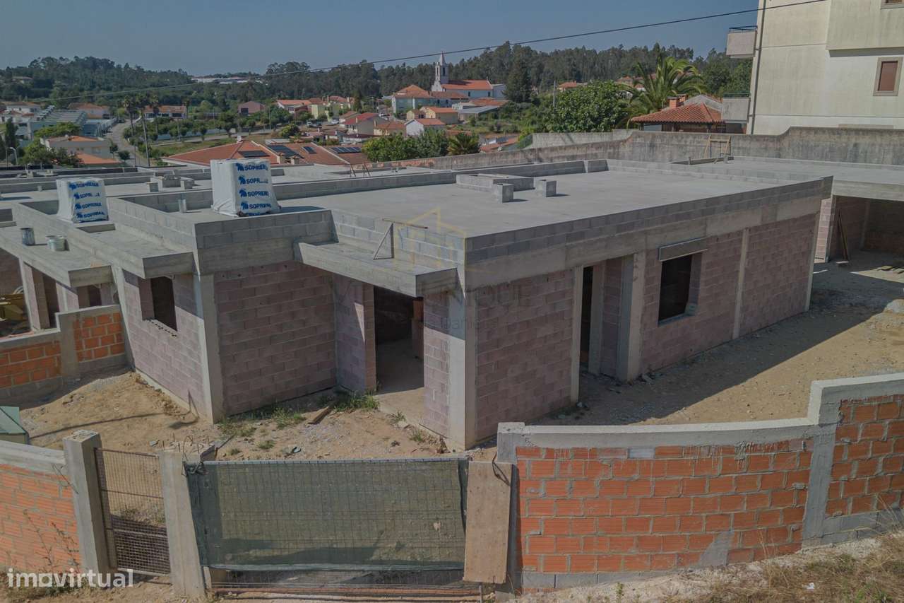 Moradia T3 Nova em Travanca Santa Maria da Feira-20