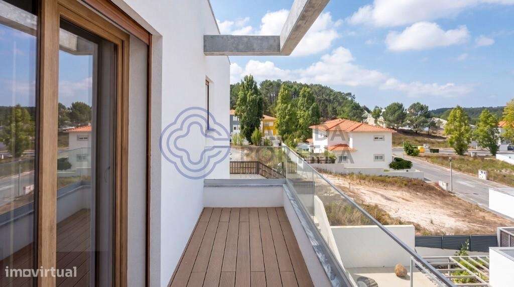 Moradia T4 com3 suites isolada-44